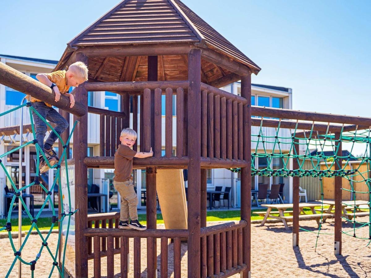 4 Person Holiday Home On A Holiday Park In ブロックフス エクステリア 写真
